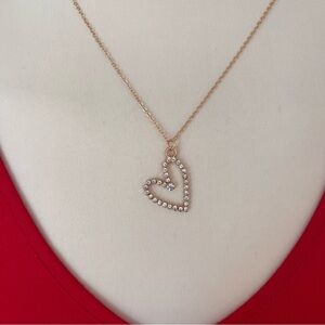 🏷️ Crystal Gold Tone Side Heart Necklace